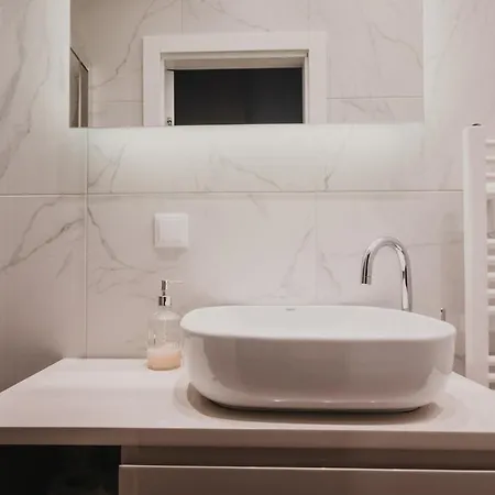 ZEUS Design Apartments Wasserwelt Wenen Buitenkant foto